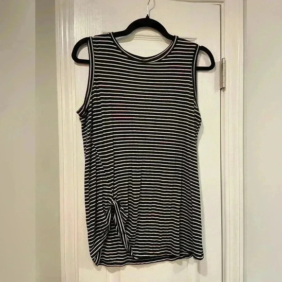 Bobeau Black White Stripes Sleeveless Crew Neck Twist Hem Textured Tank Size S - Picture 1 of 11